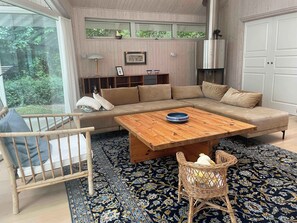 Fireplace, DVD player, stereo