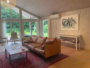 Fireplace, DVD player, stereo