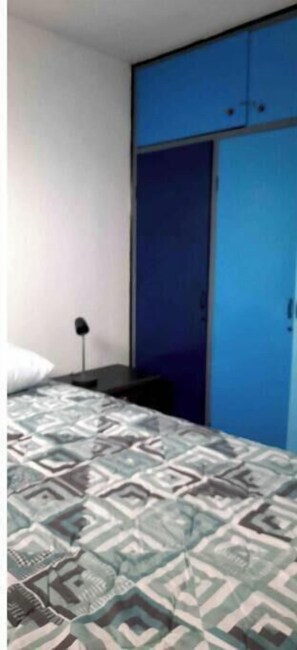 1 bedroom, iron/ironing board, internet, bed sheets