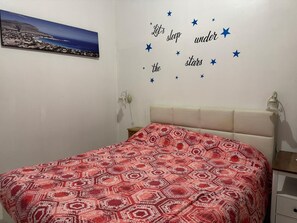 Iron/ironing board, WiFi, bed sheets
