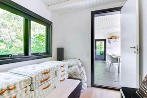 3 bedrooms, iron/ironing board