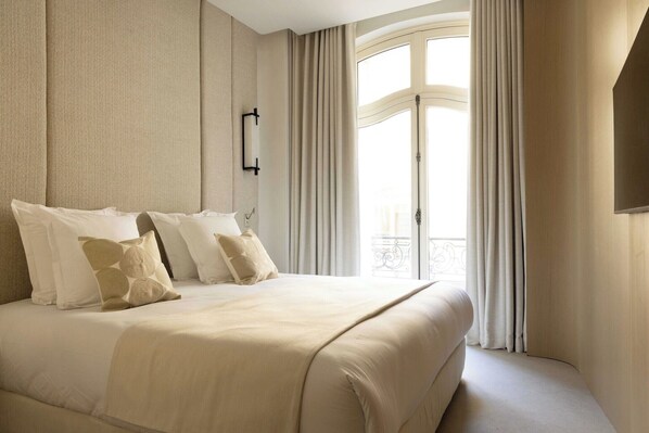 2 bedrooms, iron/ironing board, Internet, bed sheets