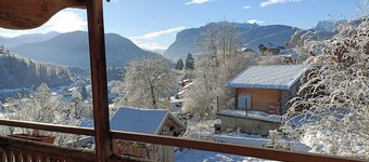 Du Changement Dans L'Air eco-responsible B&B. Come and relax in the mountains.