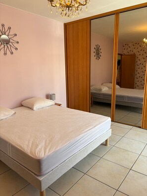 4 bedrooms, iron/ironing board - St Cyprien Magnificent villa near the port (Saint-Cyprien)