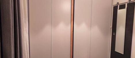 1 soverom, strykejern/-brett, wi-fi og sengetøy