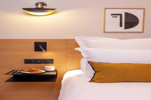 1 bedroom, desk, free WiFi, bed sheets