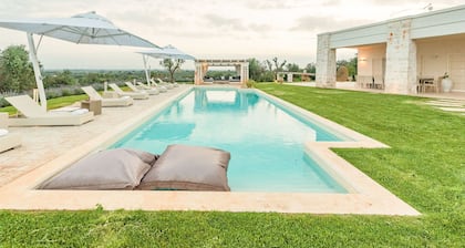 Villa in Ostuni with 10 bedrooms sleeps 24