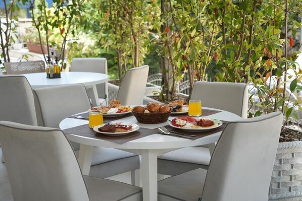 Breakfast area - Sunset Hotel (Rrashbull)