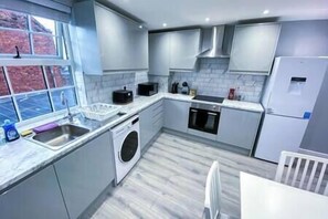 Fridge, microwave, oven, coffee/tea maker