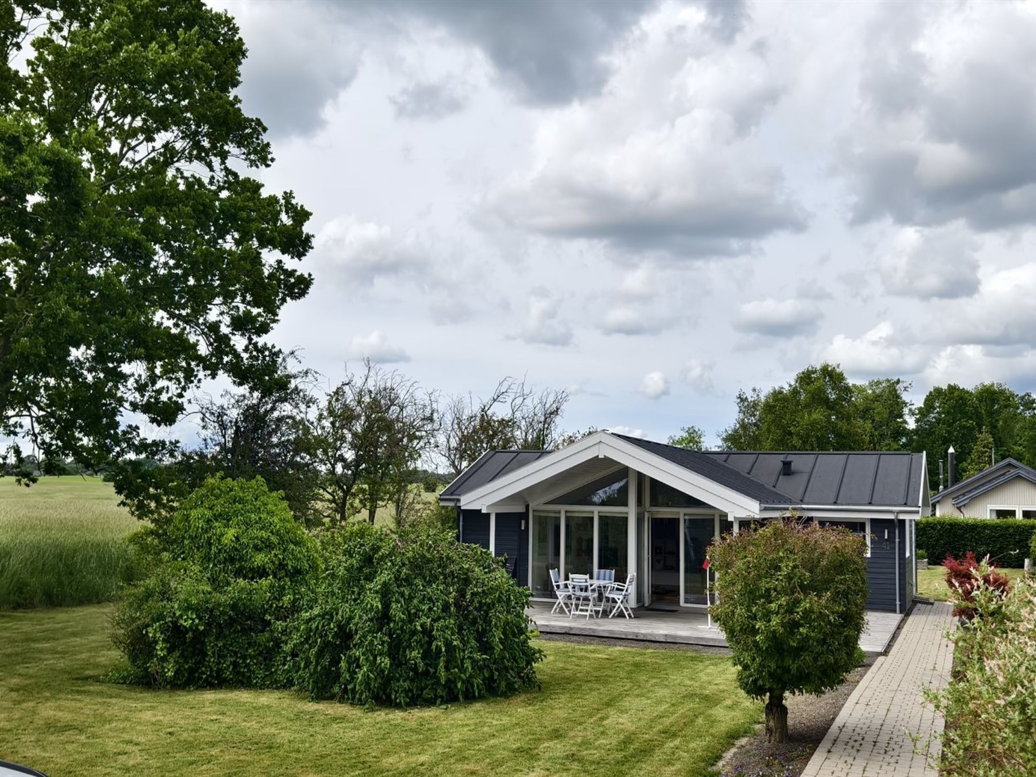 المنشأة من الخارج