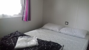 3 bedrooms, WiFi - 3-bedroom mobile home on the shores of Lake Biscarrosse (Parentis-en-Born)