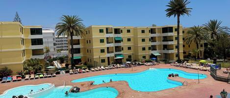 Piscine extérieure, piscine chauffée