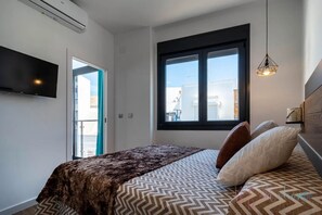 Fer et planche à repasser, Wi-Fi gratuit, draps fournis