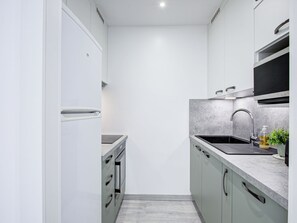 Fridge, microwave, oven, dishwasher - Le Marigny by Interhome (Canet-Plage)