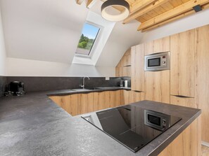 Refrigerador, microondas, horno, lavavajillas