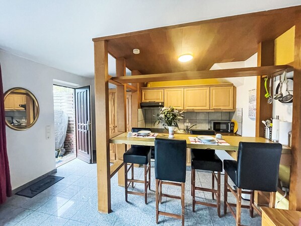 Kühlschrank, Mikrowelle, Ofen, Geschirrspüler