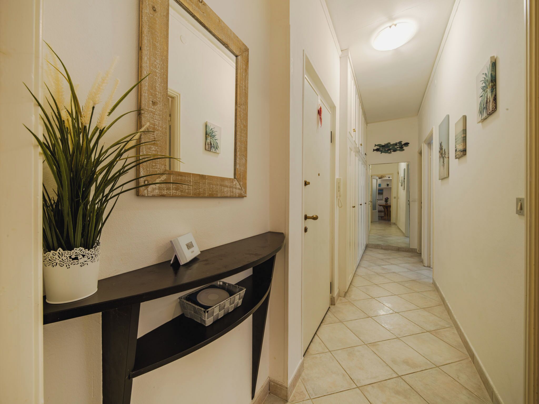 المنشأة من الداخل