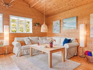 Televisión y chimenea 