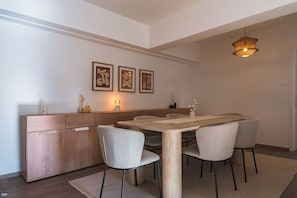 In-room dining - City Center Modern Boho Stay (Nicosia)