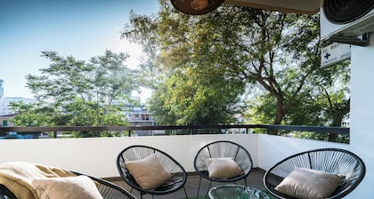 City Center Modern Boho Stay