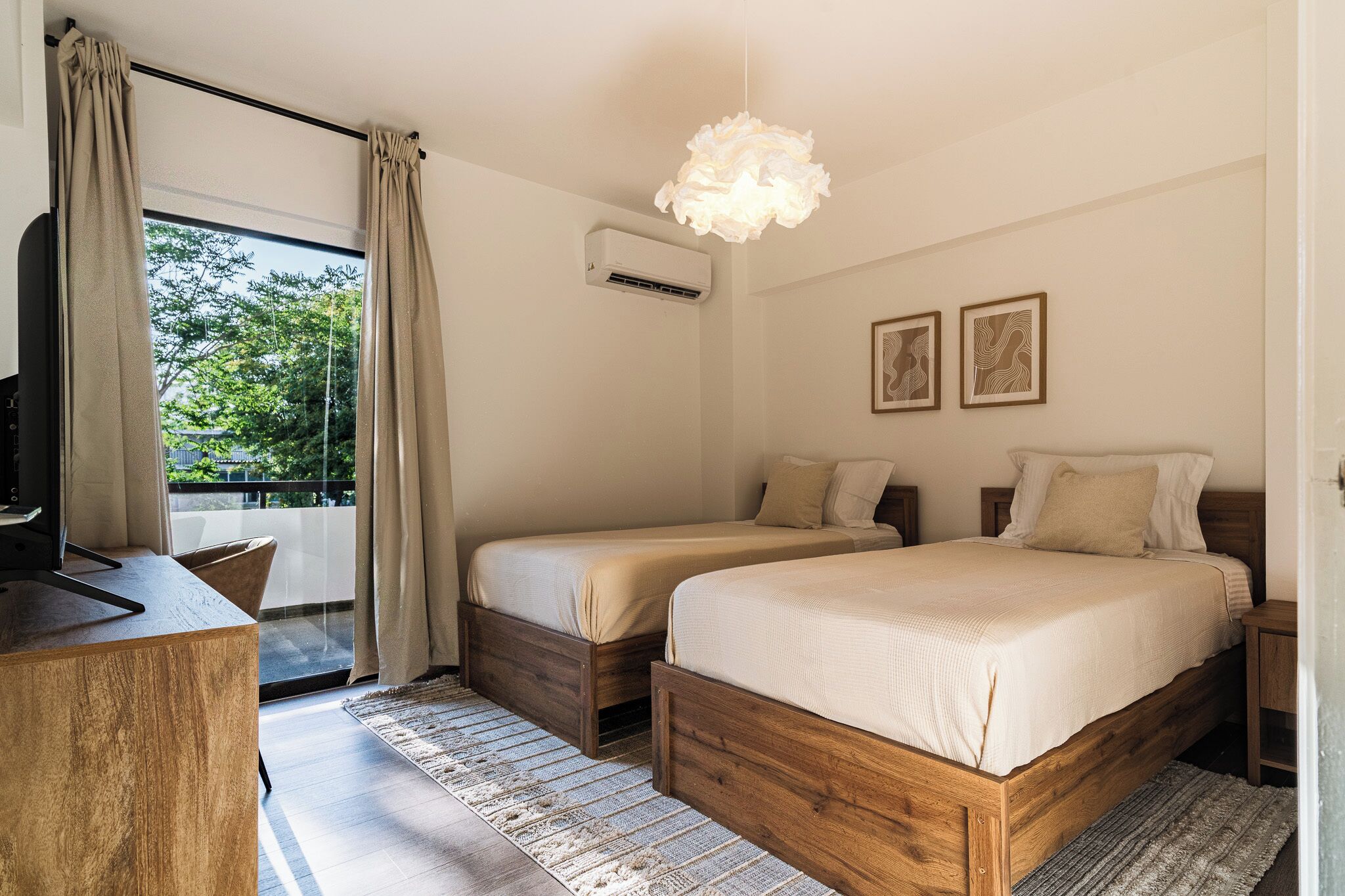 Desk, laptop workspace, free WiFi