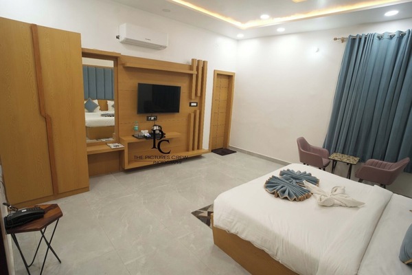 Deluxe Room | WiFi (free), bed sheets