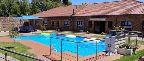 2 albercas al aire libre y camas balinesas gratuitas