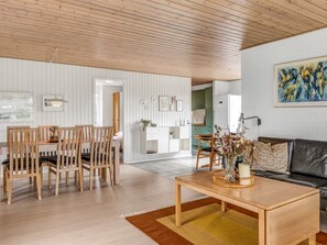 Dining - "Tolke" - 400m from the sea by Interhome (Hejls)