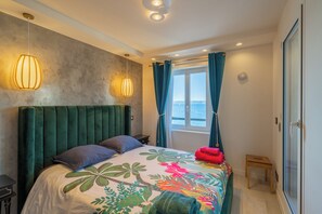 3 slaapkamers, een strijkplank/strijkijzer, wifi, beddengoed