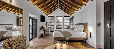 Ático de lujo | Caja fuerte, escritorio, espacio para trabajar con un portátil