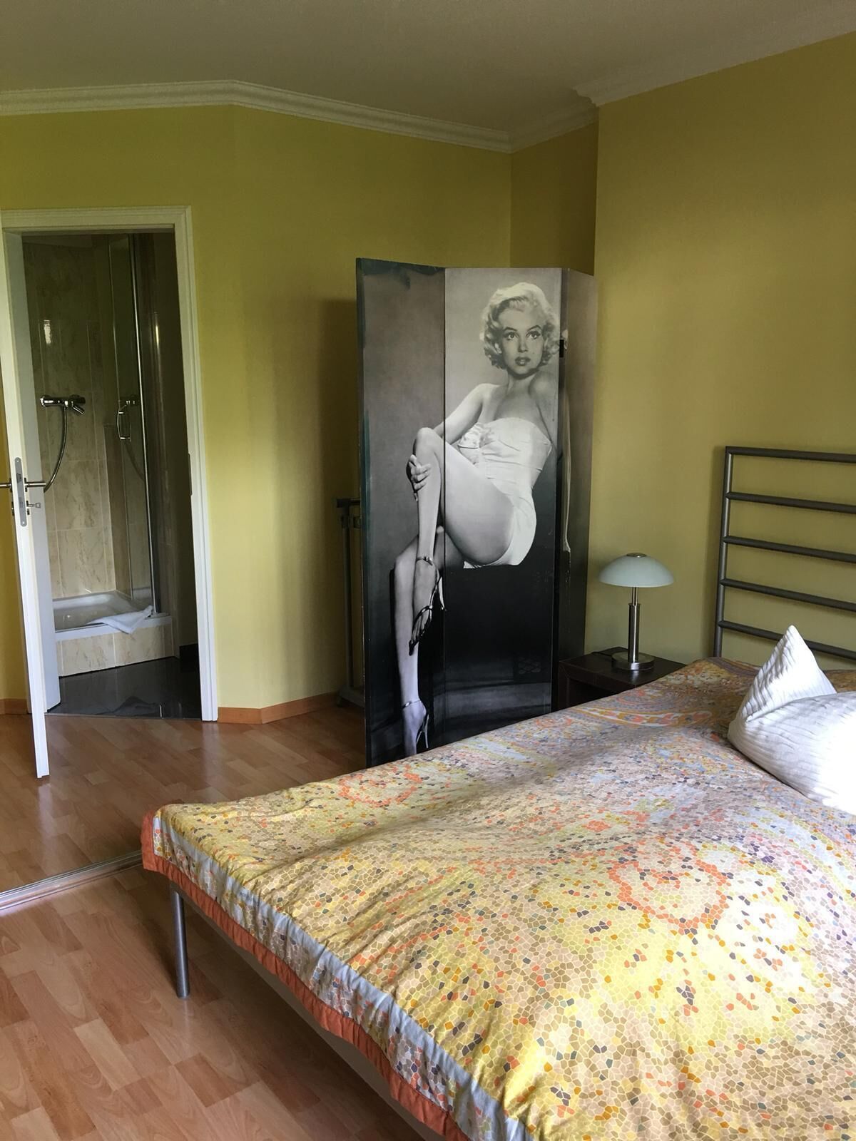 Habitación Confort doble de uso individual, balcón | Espacio para trabajar con un portátil
