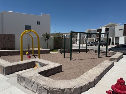 Casa con Minisplits Nueva en zona sequra