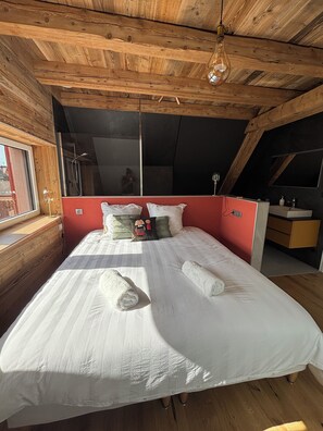 WiFi, bed sheets