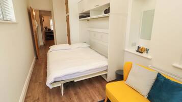 1 bedroom, individually decorated, individually furnished