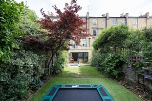 Property grounds - The Oval House, by Veeve (London)