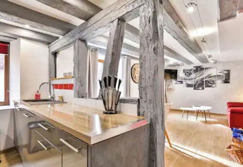 L'Alsacienne room and spa, cosy atmosphere, whirlpool spa and wood-burning stove