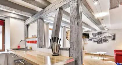 L'Alsacienne room and spa, cosy atmosphere, whirlpool spa and wood-burning stove