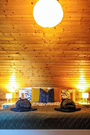 3 slaapkamers, een kluis op de kamer, een bureau