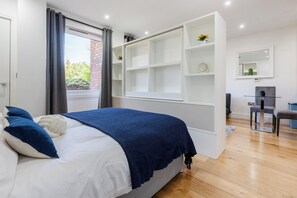 1 habitación, tabla de planchar con plancha, wifi y ropa de cama 