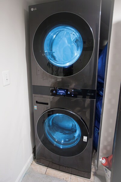 Snug 2BR DC Haven for Winter Stays & Peaceful Yard