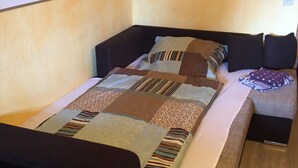 Room - Schwarz vacation apartment Very quietly located accommodation in natural surroundings (Sersheim)