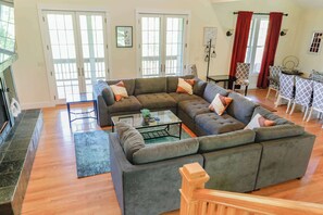 Fernseher, Kamin, Videospiele