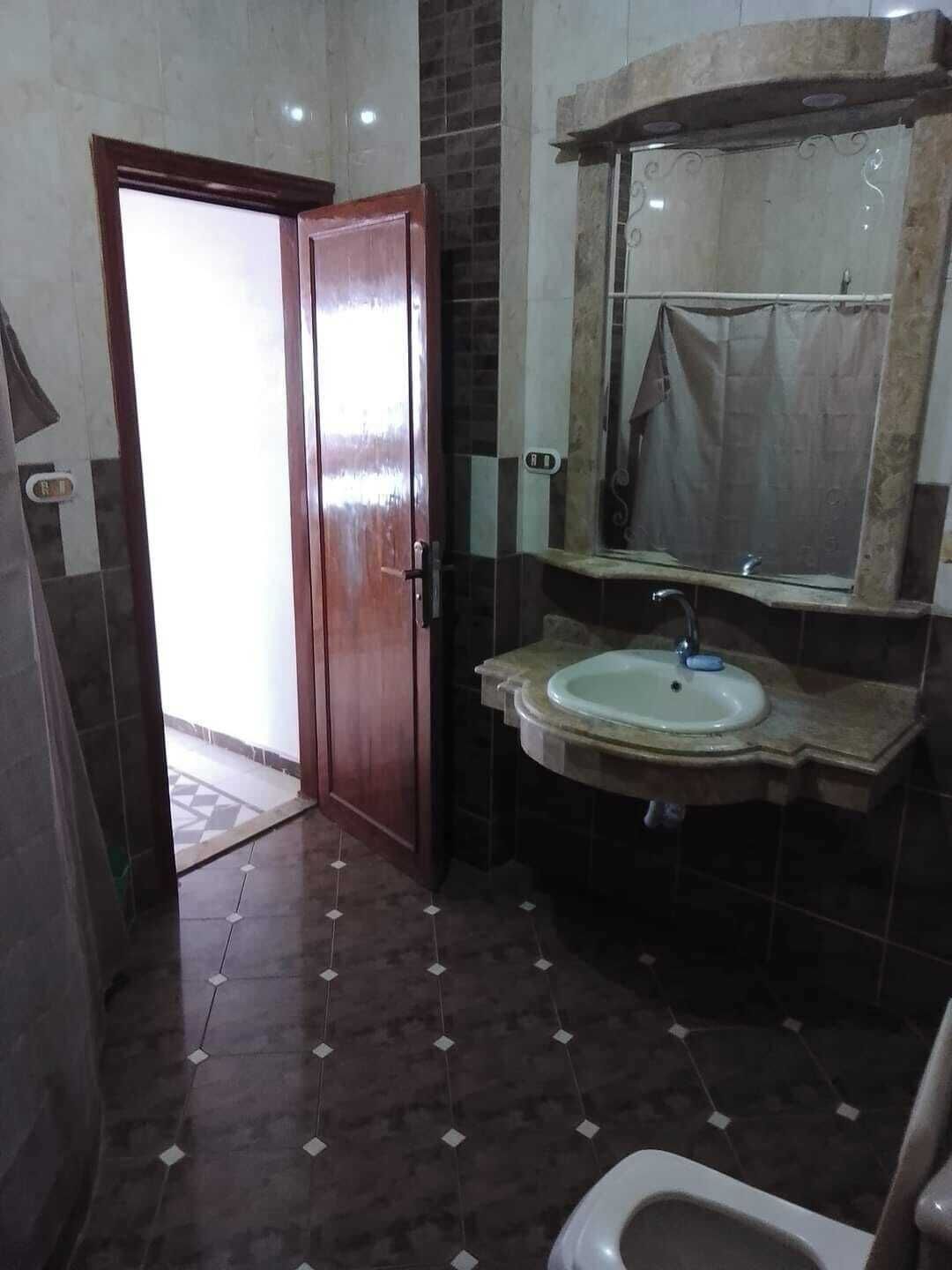 毛巾、肥皂、卫生纸