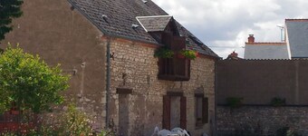 Guest room with private bath in Gidy