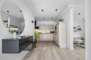 Fridge, microwave, oven, stovetop - "Discover Comfort and Relaxation at Strandsegler Heiligenhafen!" (Heiligenhafen)