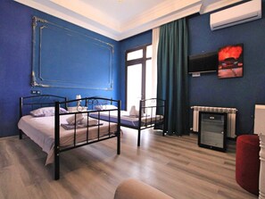 Dobbeltrom – deluxe, balkong, sjøutsikt | Italienske Frette-laken og sengetøy av topp kvalitet