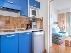 Fridge, microwave, dishwasher, coffee/tea maker