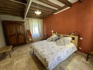 3 bedrooms, free WiFi, wheelchair access