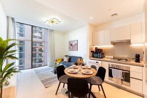 Fridge, microwave, oven, coffee/tea maker