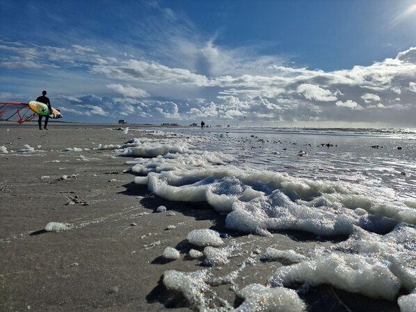 Beach - Tetenbüllerbü - always free from school! (Tetenbüll)